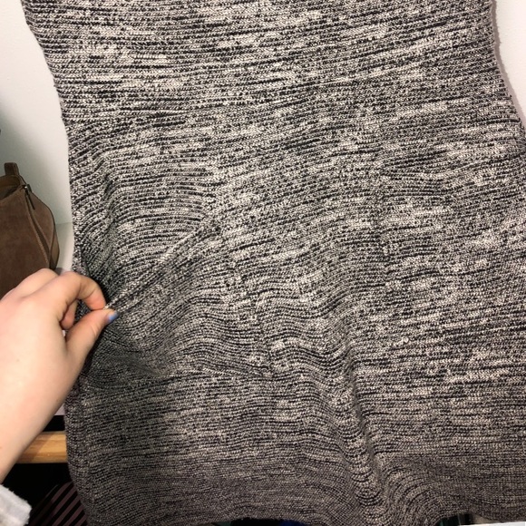 LOFT DRESS - Picture 3 of 4